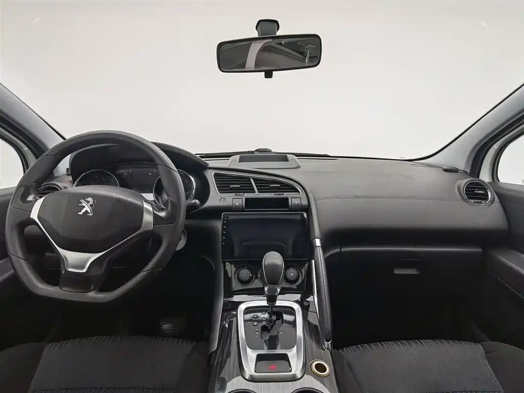 Peugeot 3008 2015 2.0L Automatic Classic Edition фото 5
