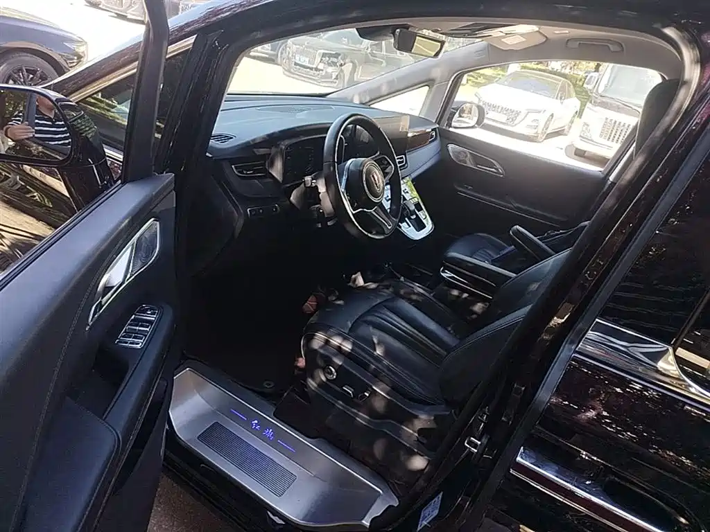 Hongqi HQ9 PHEV 2024 Model 2.0T AWD Luxury Edition фото 12