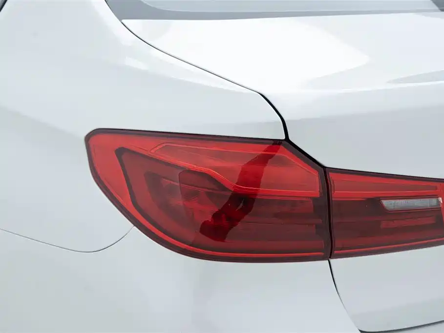 BMW 5 Series 2018 530Li Premium M Sport Package фото 12