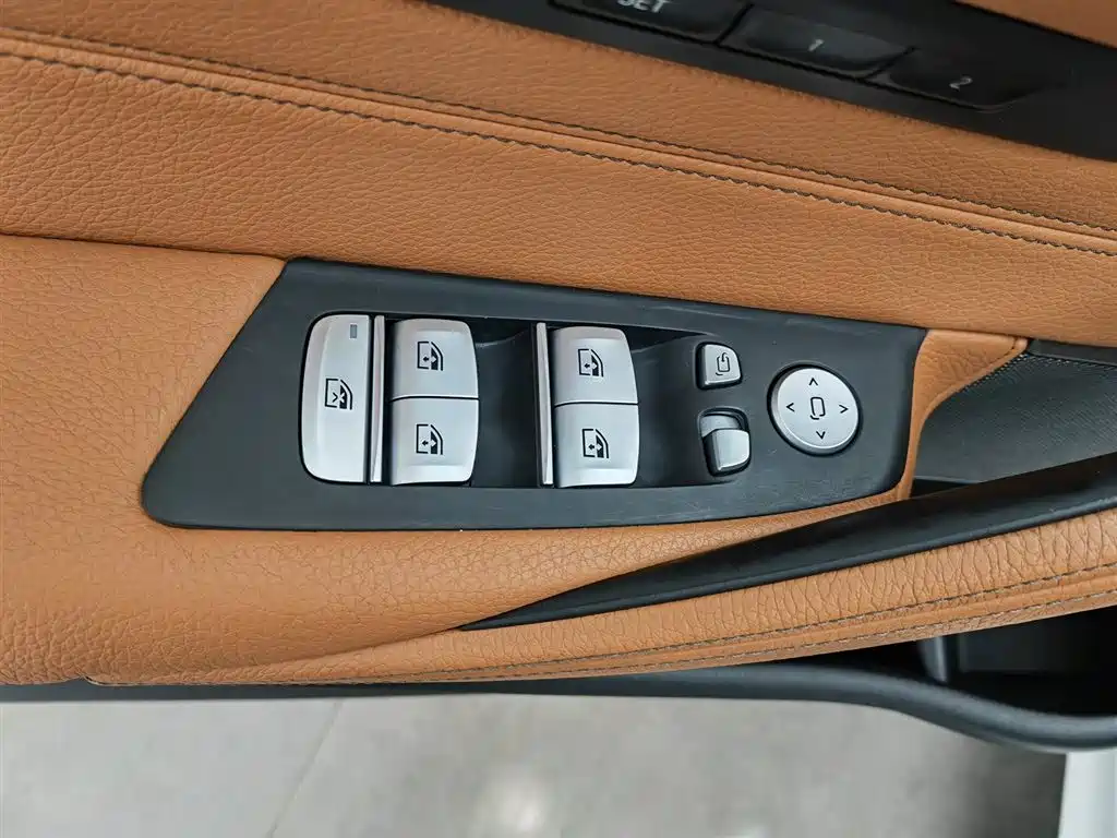 BMW 5 Series 2018 530Li Premium M Sport Package фото 9