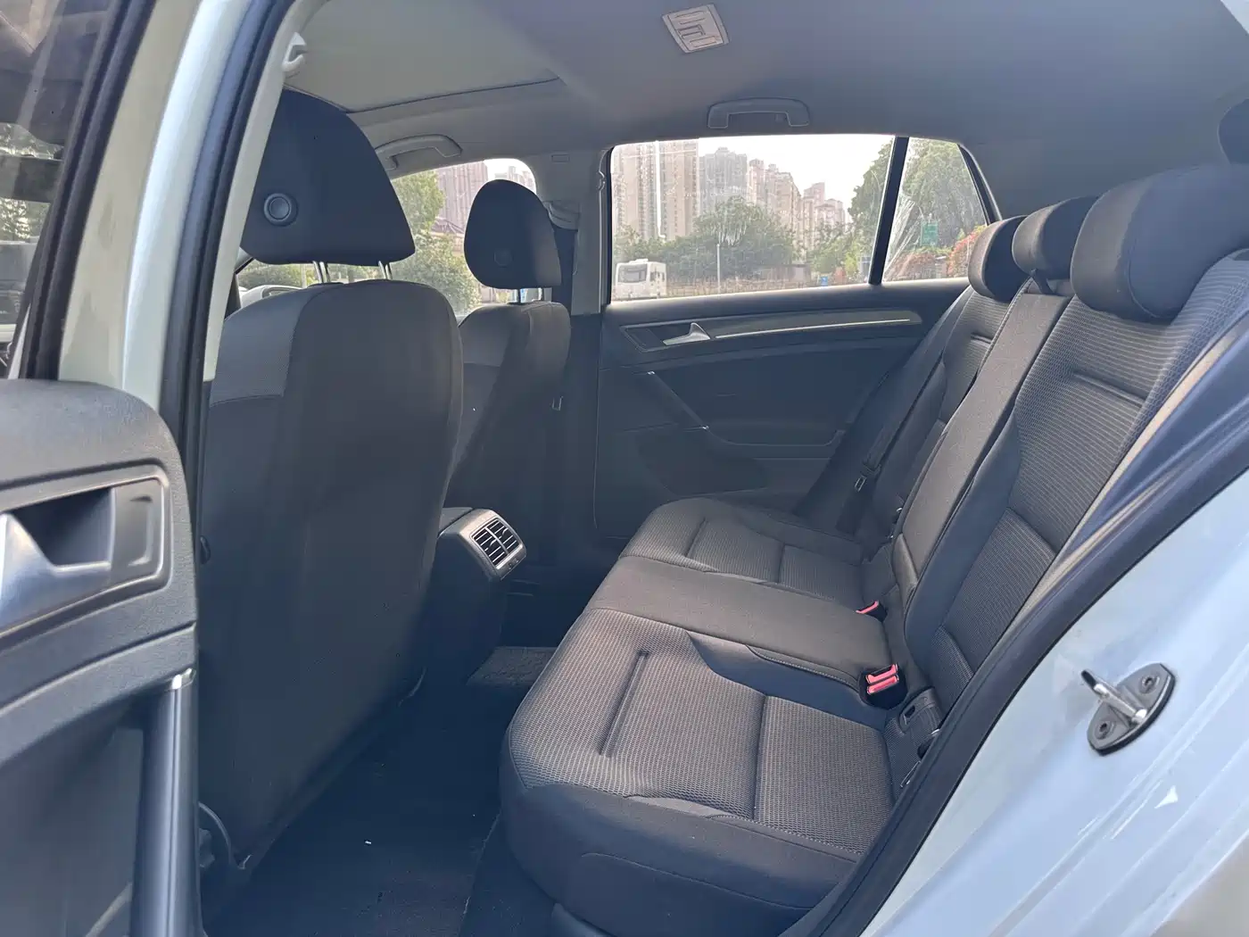 Volkswagen Golf 2016 230TSI Automatic Comfort фото 6