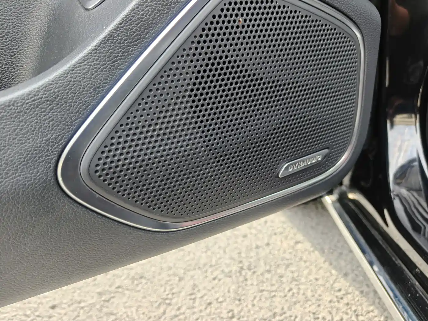 Hongqi H5 2024 2.0T Automatic Smart Connect Flag Smooth Edition фото 7