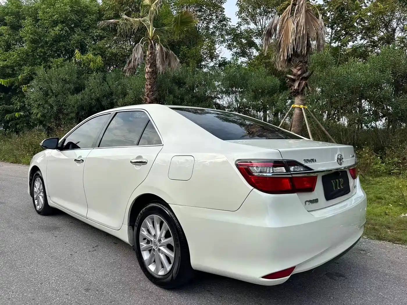 Toyota Camry 2016 2.0G 10th Anniversary Leading Edition фото 4