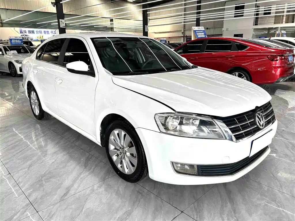 Volkswagen Lavida 2015 1.6L Manual Comfort Edition фото 3