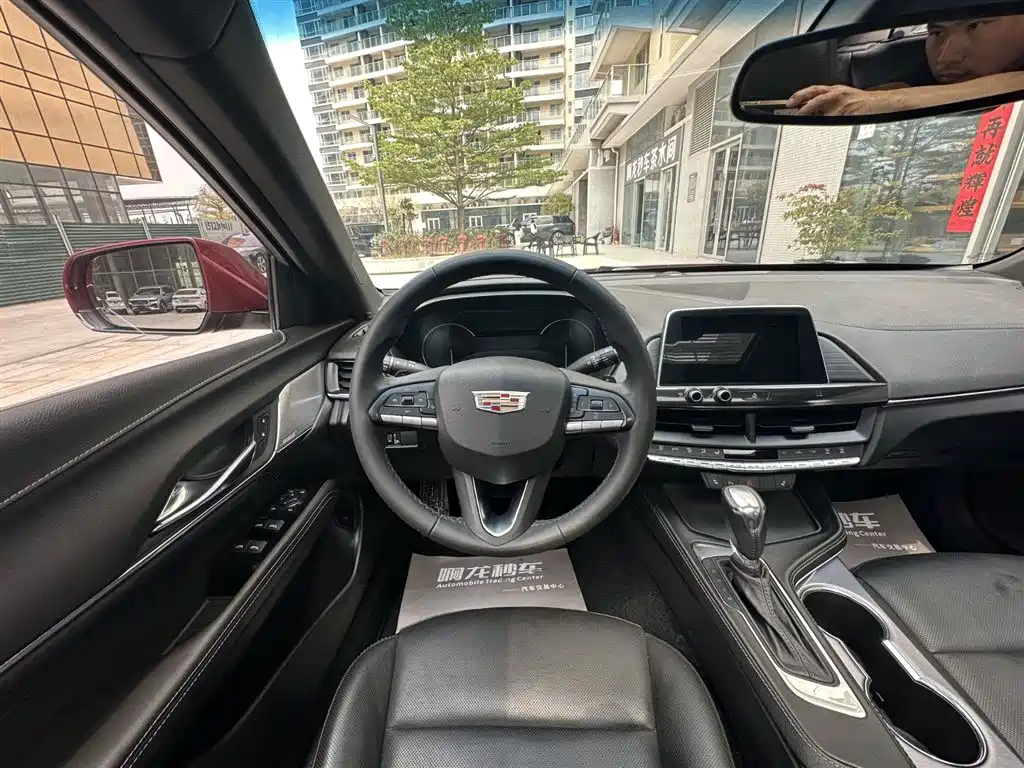 CADILLAC CT4