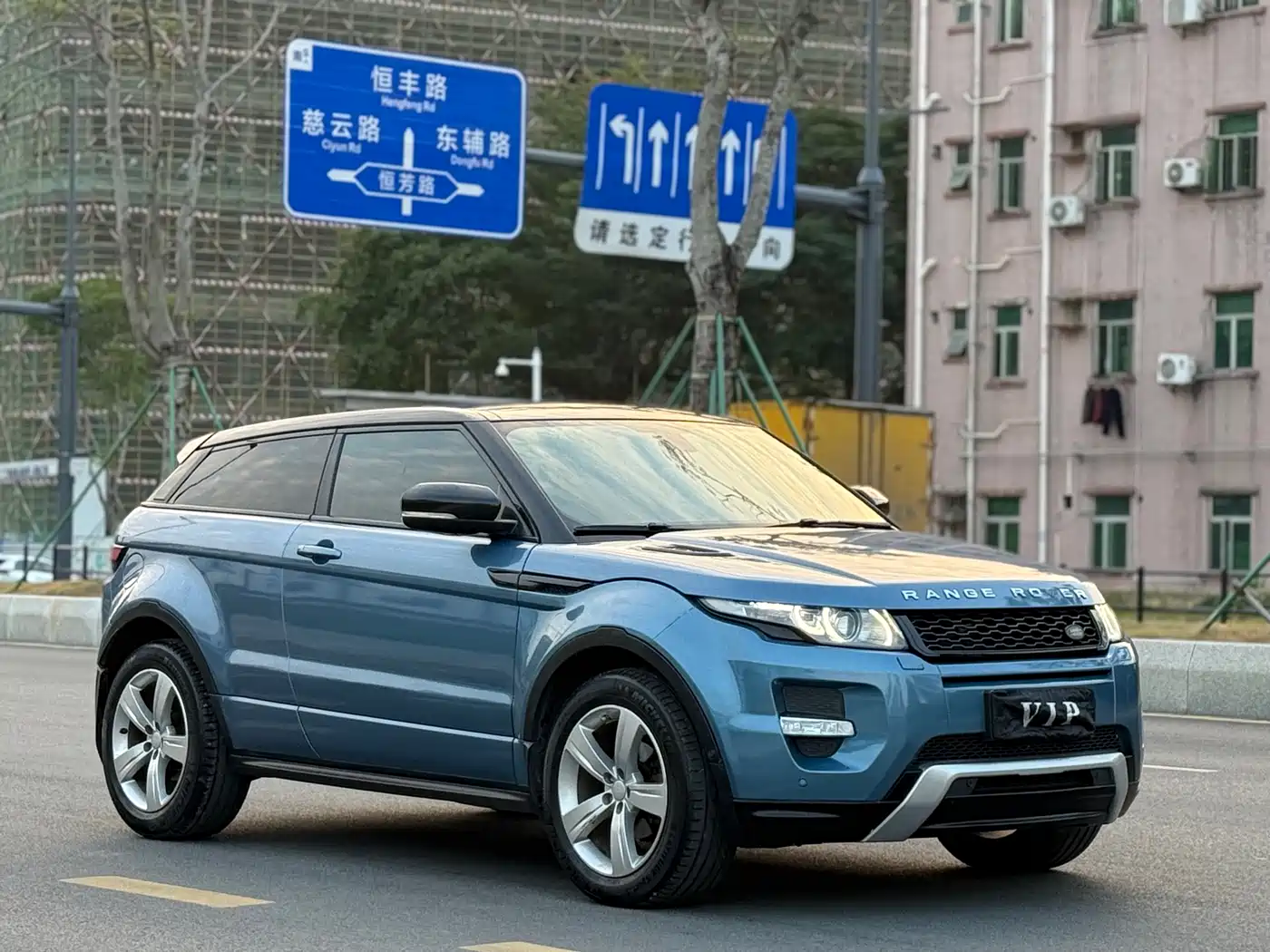 Land Rover Range Rover Evoque (Import) 2013 Model 2.0T 3-Door Victoria Limited Edition фото 3