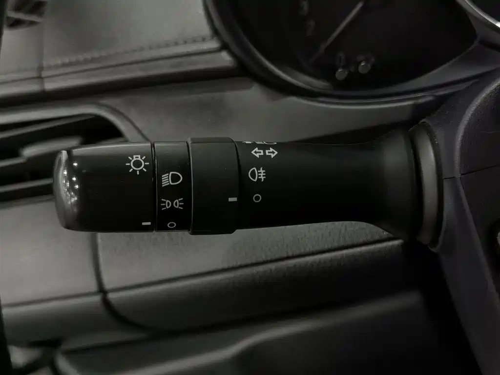 Toyota YARiS L Zhi Xuan 2021 1.5L CVT Leading Edition фото 21