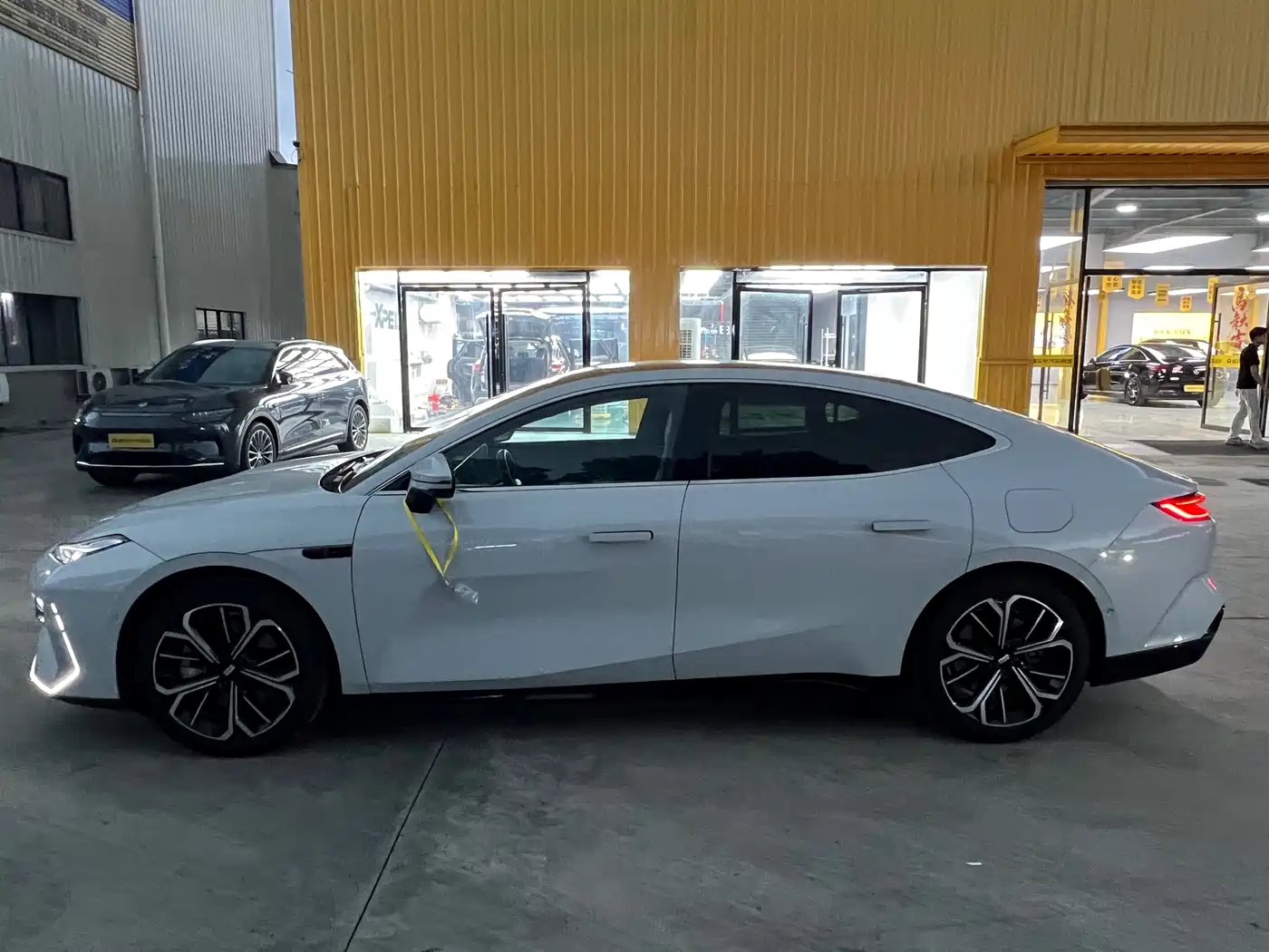 Geely Galaxy Galaxy E8 2025 700km Long Voyage Smart Drive Edition фото 6