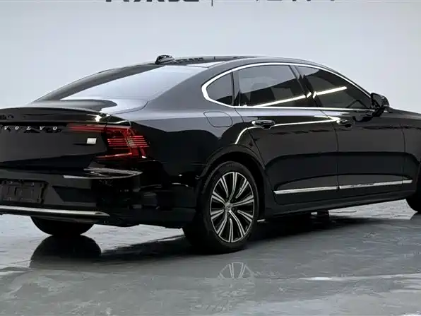 VOLVO S90 PLUG IN HYBRID