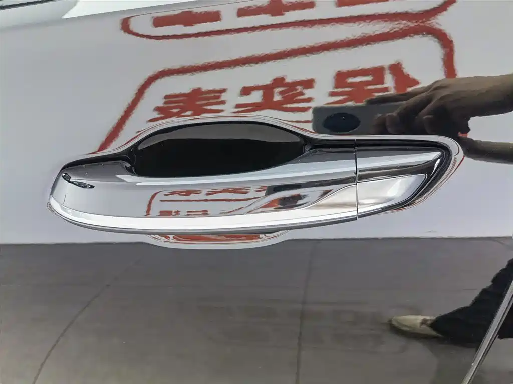 Hongqi HS3 PHEV 2025 125km Jingwei 2 Million Commemorative Edition фото 18