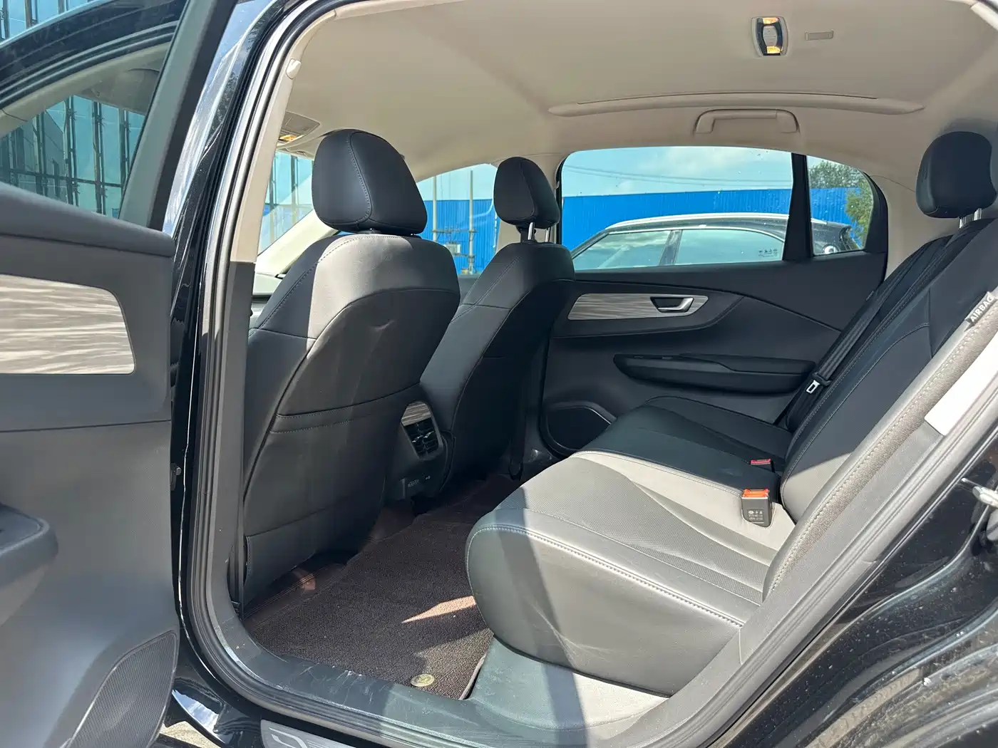 Hongqi E-QM5 2025 2024 Model 610km PLUS