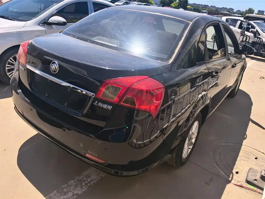 Buick Excelle 2015 1.5L Manual Classic фото 3