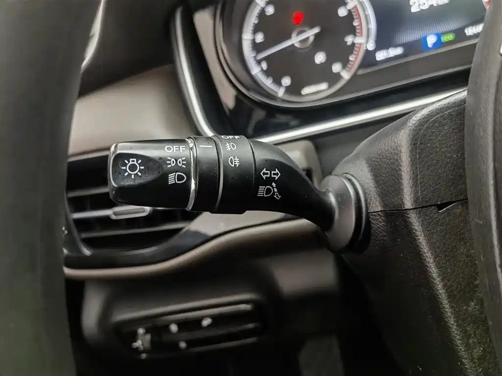 GAC Trumpchi Trumpchi M6 2019 270T DCT Luxury Edition (7-seater) (China VI) фото 21