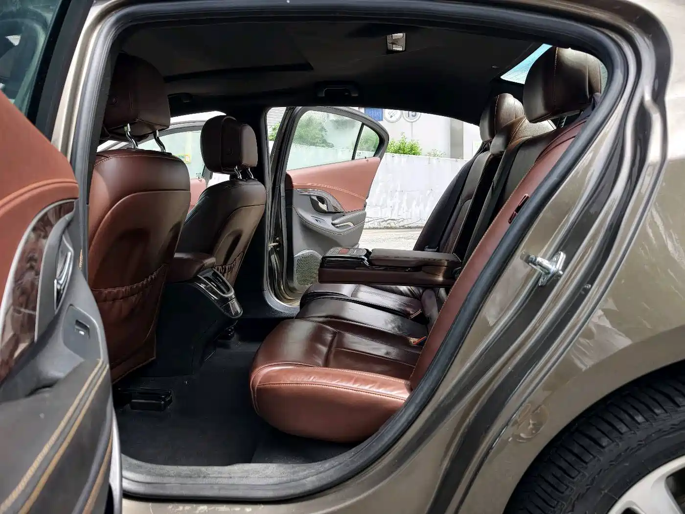 Photo 7 - Buick LaCrosse