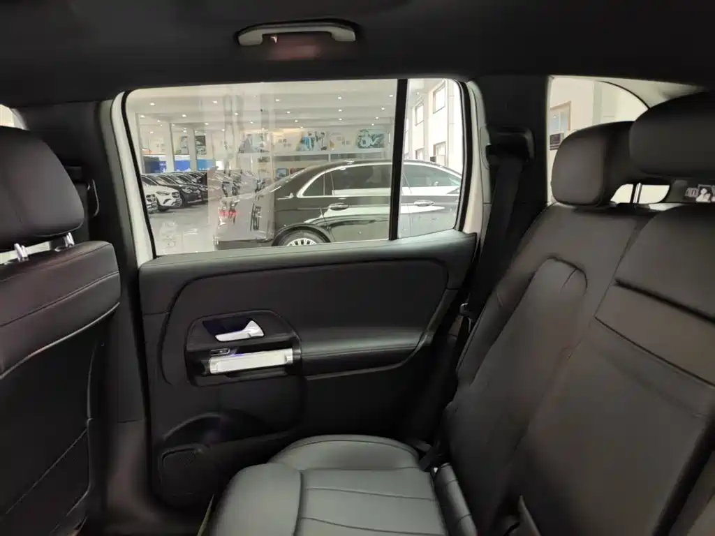 Mercedes-Benz GLB 2020 Facelift GLB 200 Style фото 28