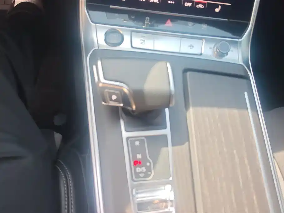 Audi A6L 2024 45 TFSI quattro Exclusive Dynamic фото 16