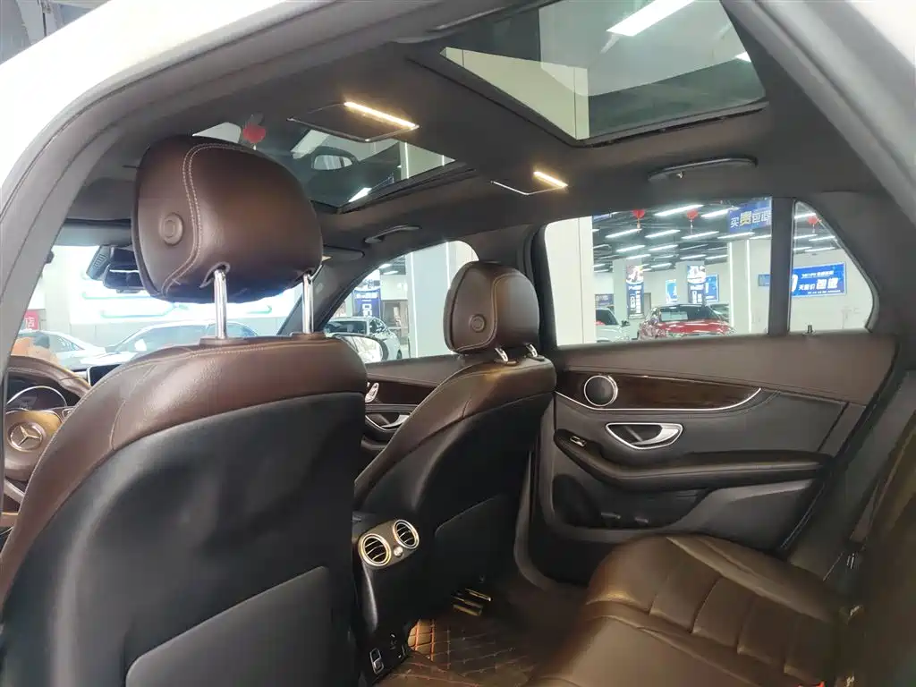 Mercedes-Benz GLC 2019 Facelift GLC 260 L 4MATIC Luxury фото 18