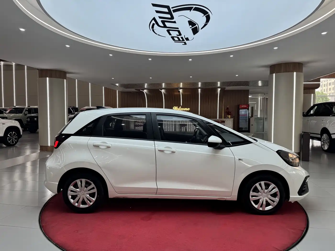 Фото 4 - Honda Fit