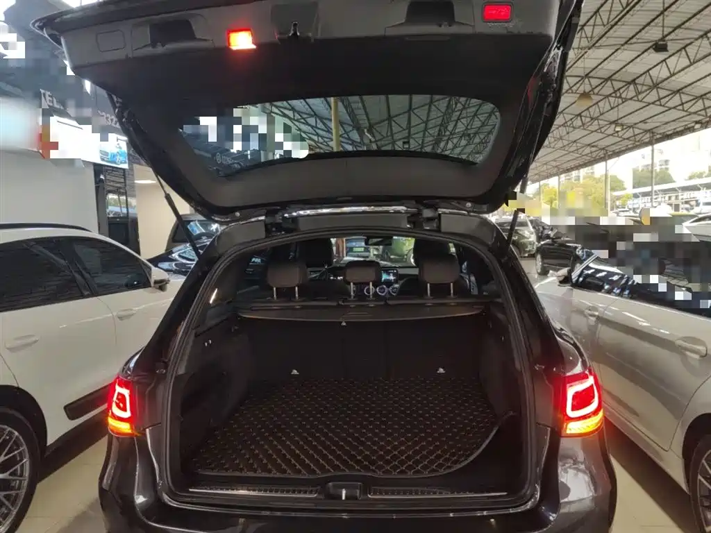 MERCEDES-BENZ GLC AMG