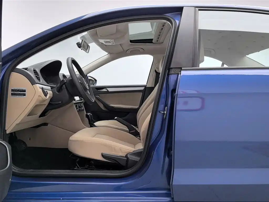 Volkswagen Jetta 2013 1.6L Automatic Comfort фото 10