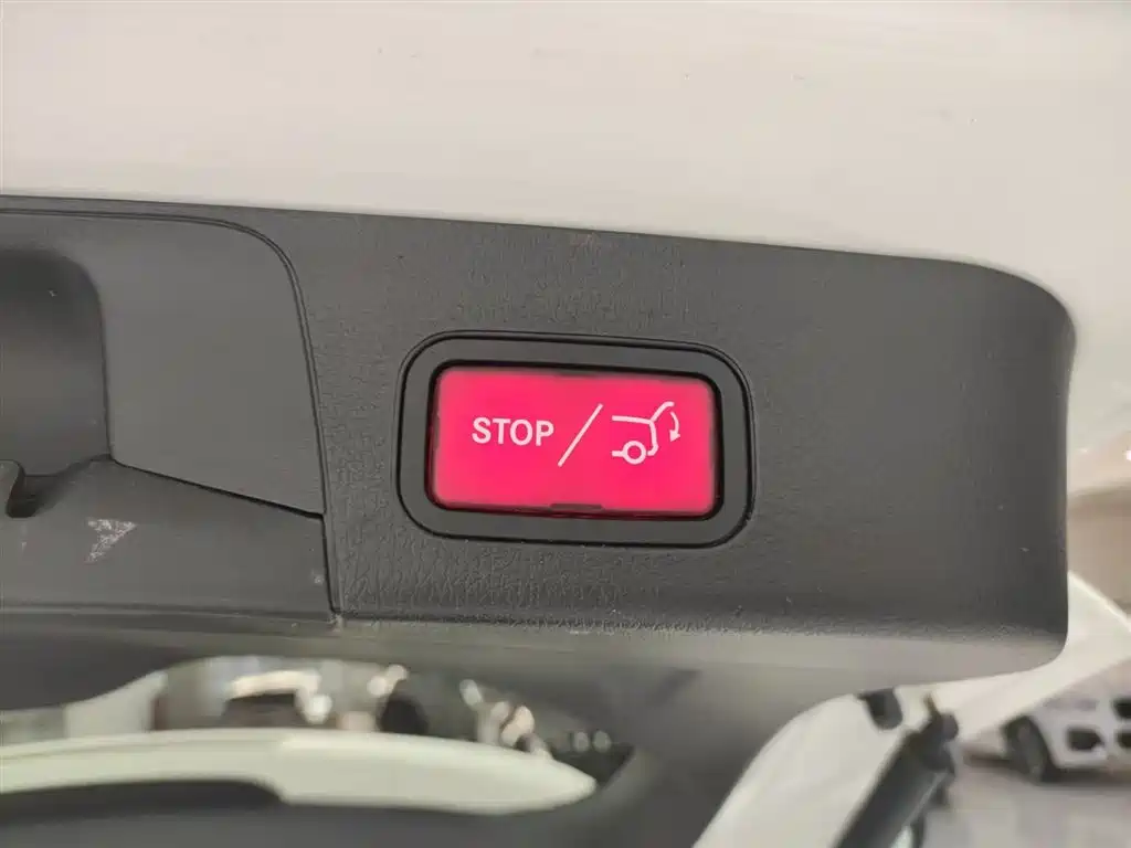 Mercedes-Benz GLB 2020 Facelift GLB 200 Style фото 33