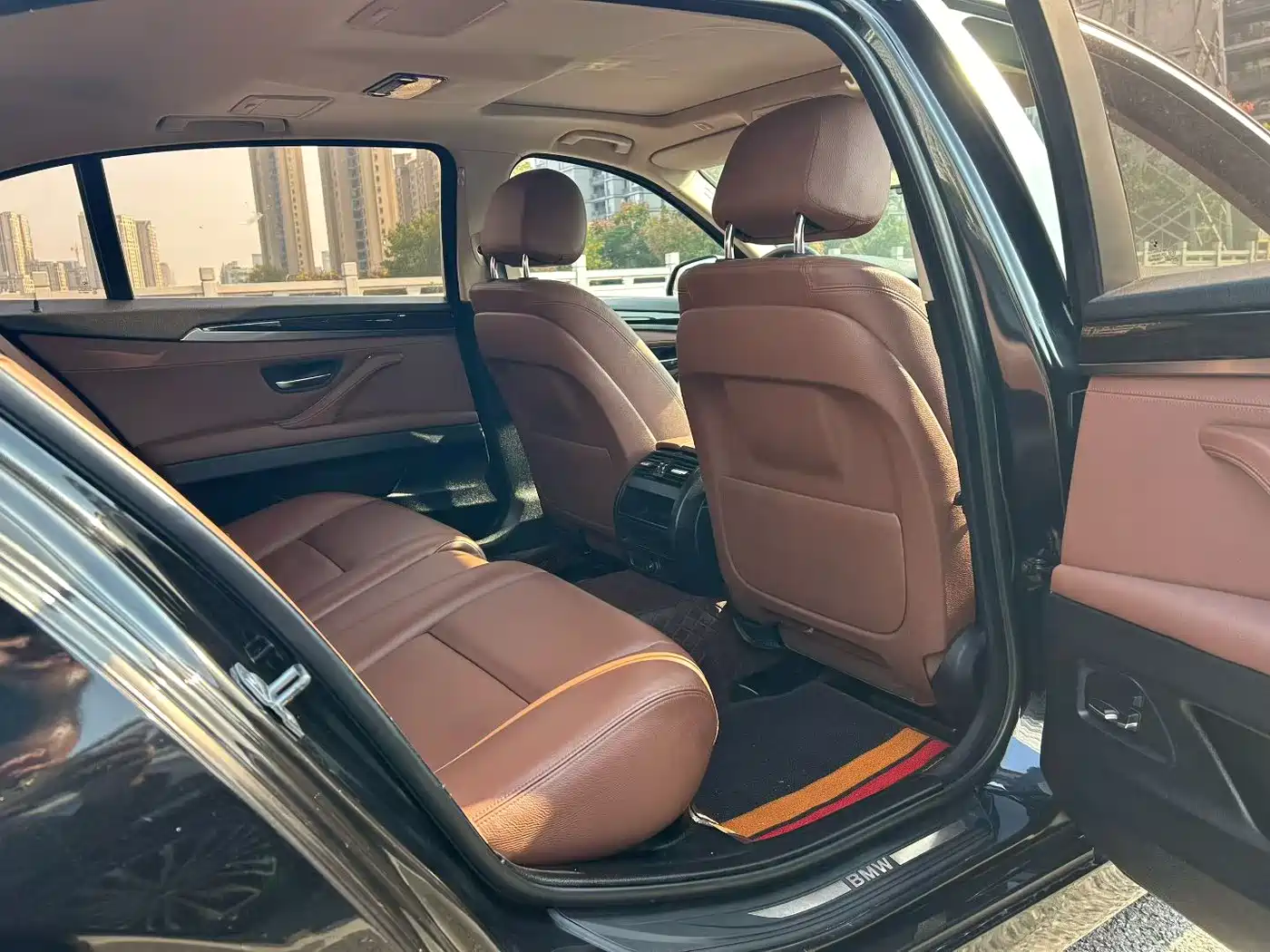 BMW 5 Series 2014 525Li Leading фото 7