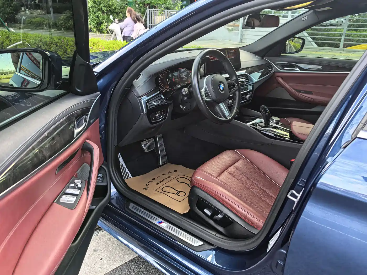 BMW 5 Series 2021 525Li M Sport Package фото 4
