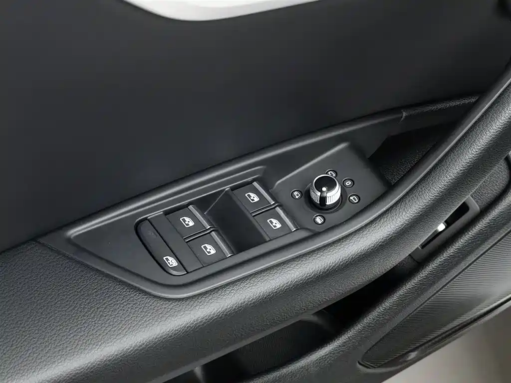 Audi A4L 2020 40 TFSI Fashion Dynamic Edition фото 9