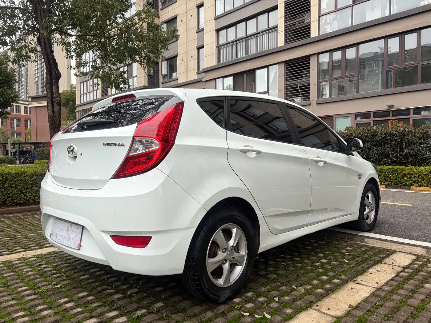 Hyundai Reina 2014 1.4L Manual GLX фото 7
