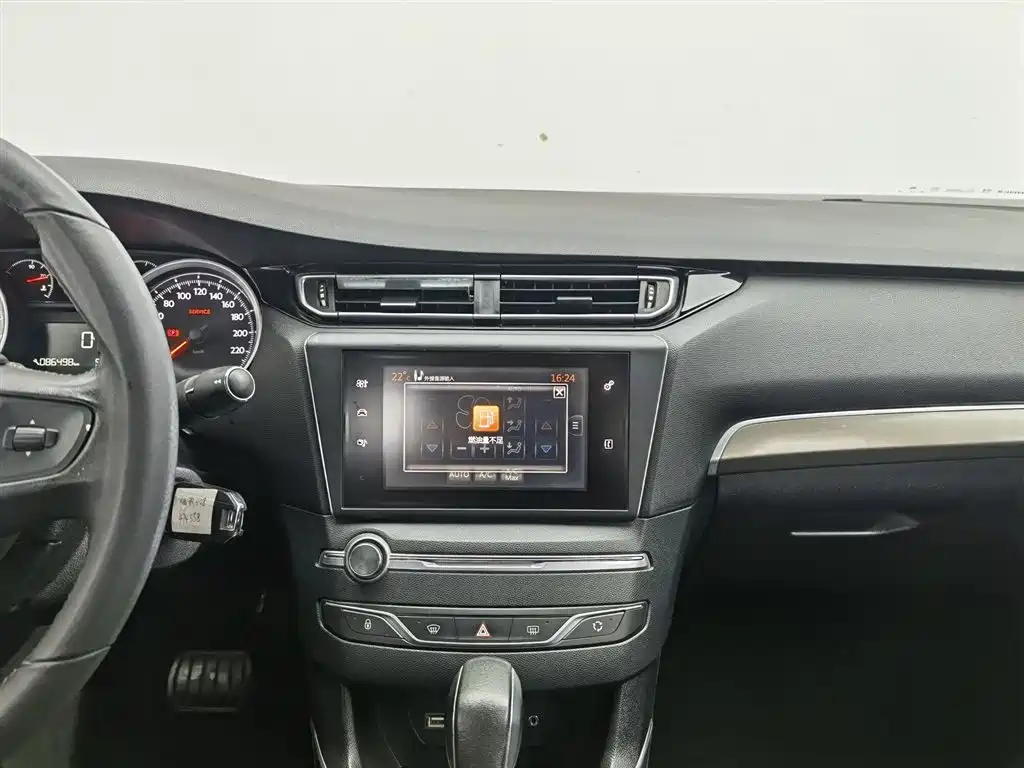 Peugeot 408 2015 Model 1.2T Automatic Luxury Edition фото 12