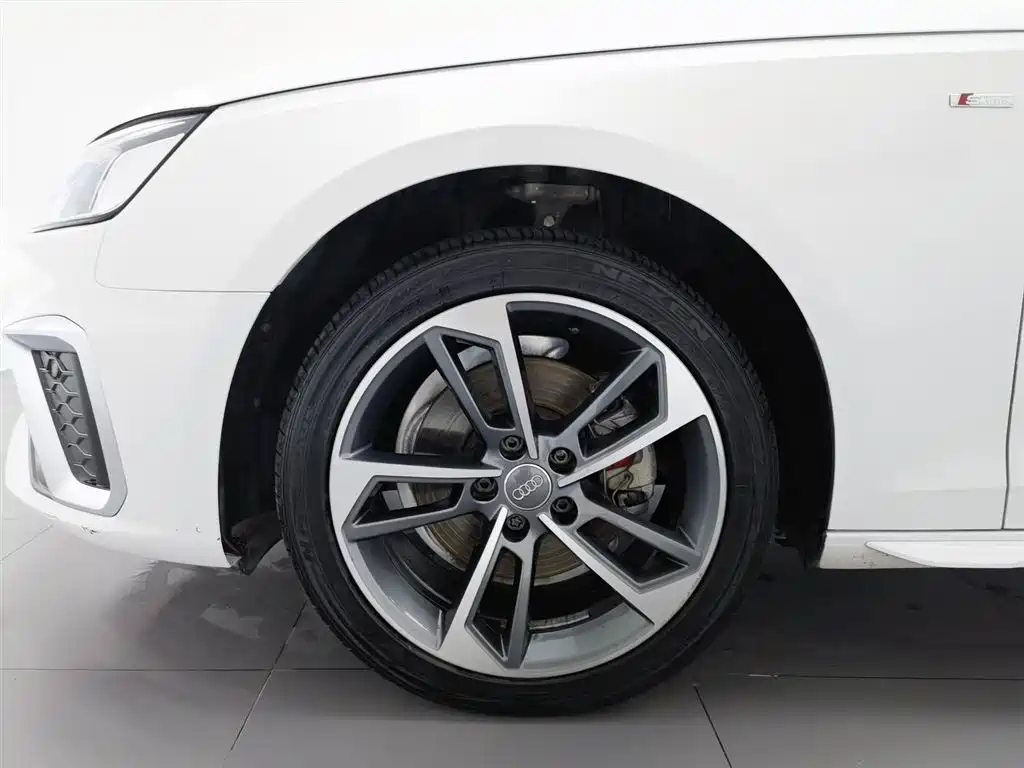 Audi A4L 2020 40 TFSI Fashion Dynamic Edition фото 17