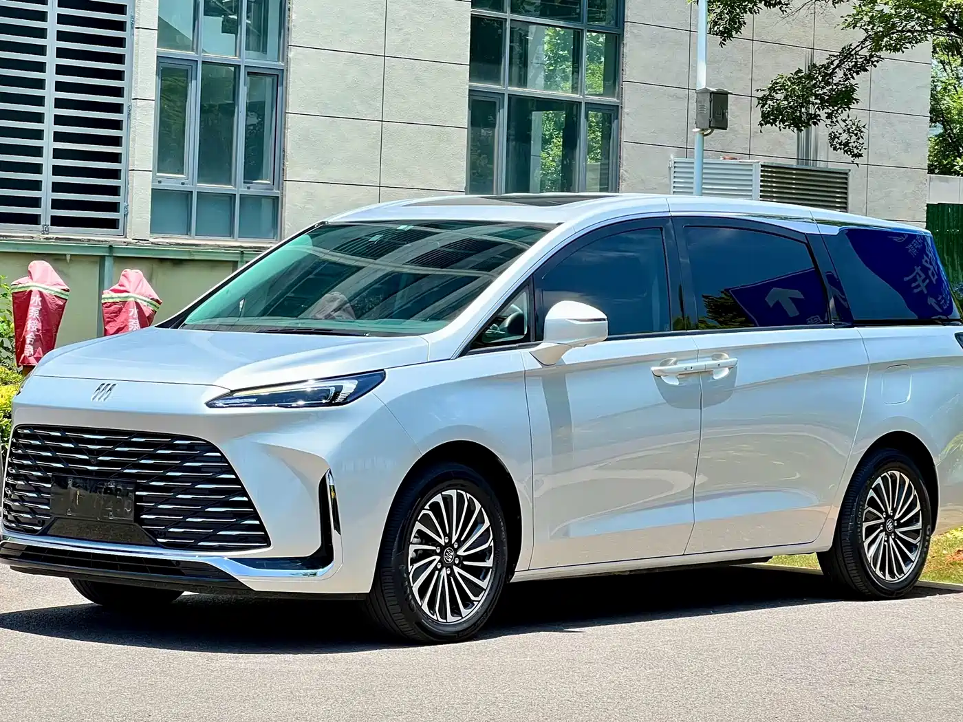 Buick GL8 New Energy 2025 Landlux Smart Edition 7-seater