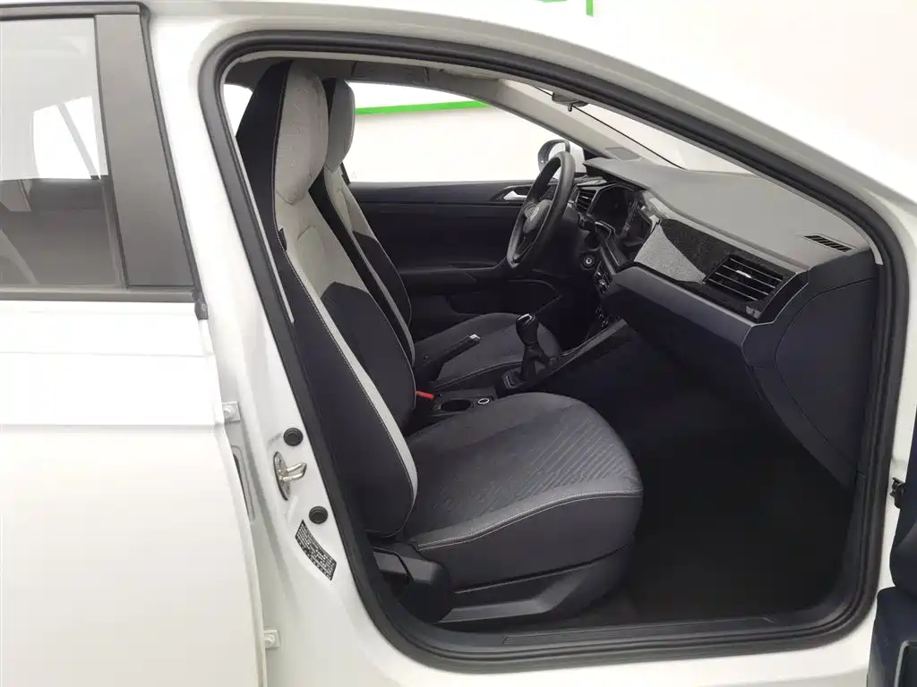Volkswagen Lavida 2023 XRUI 1.5L Manual New Comfort Edition фото 23