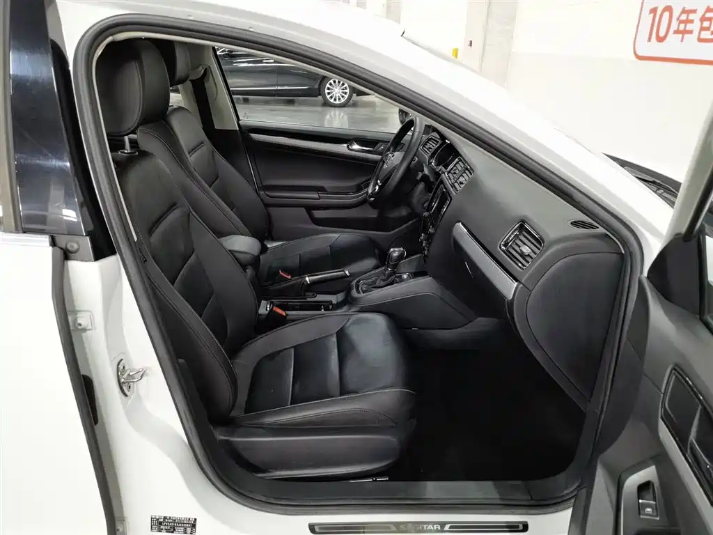 Volkswagen Sagitar 2018 280TSI DSG Spark Edition фото 23