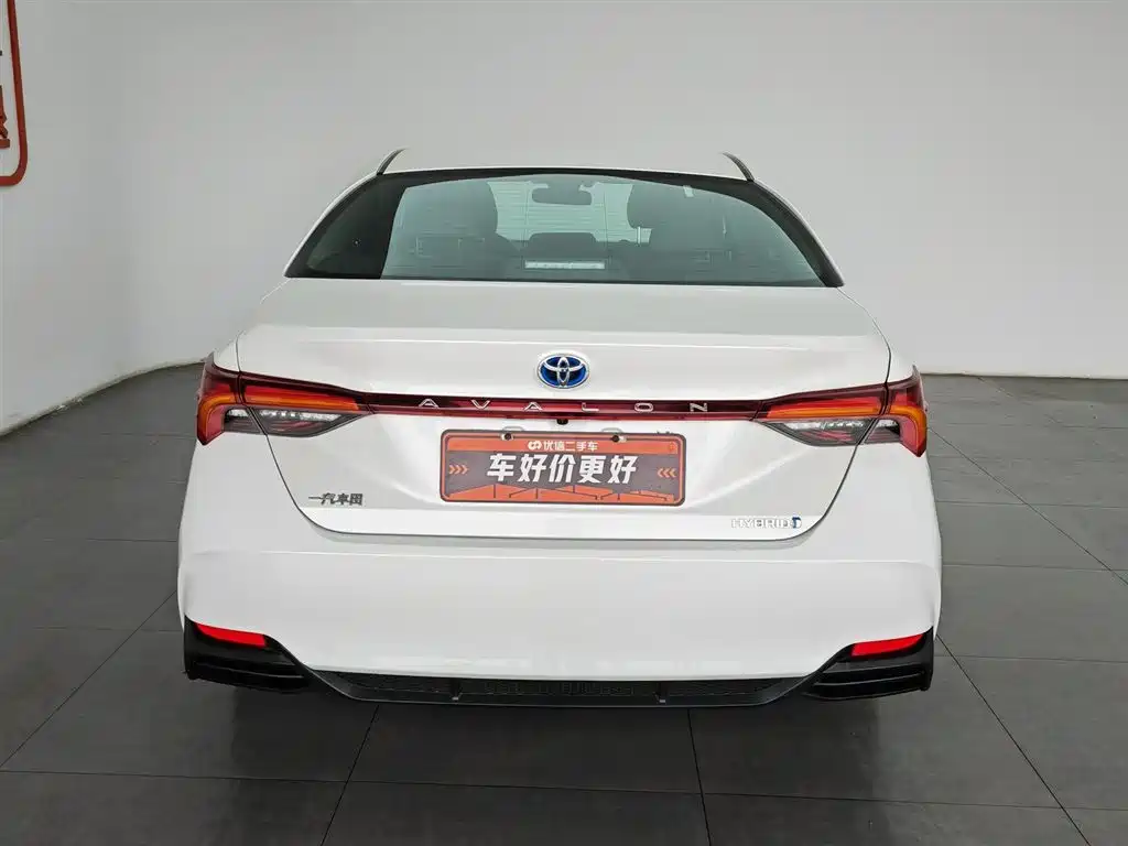 Toyota Avalon 2019 Hybrid 2.5L Luxury Edition China VI фото 4