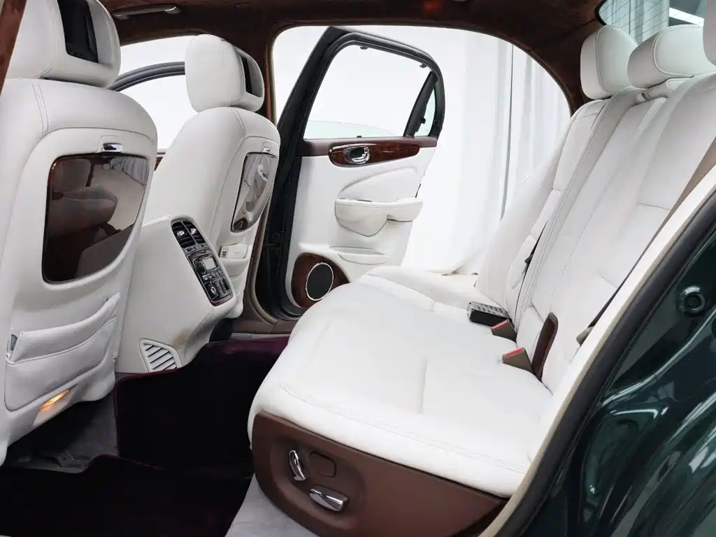 Jaguar XJ 2007 2005 Model XJ6L 3.0