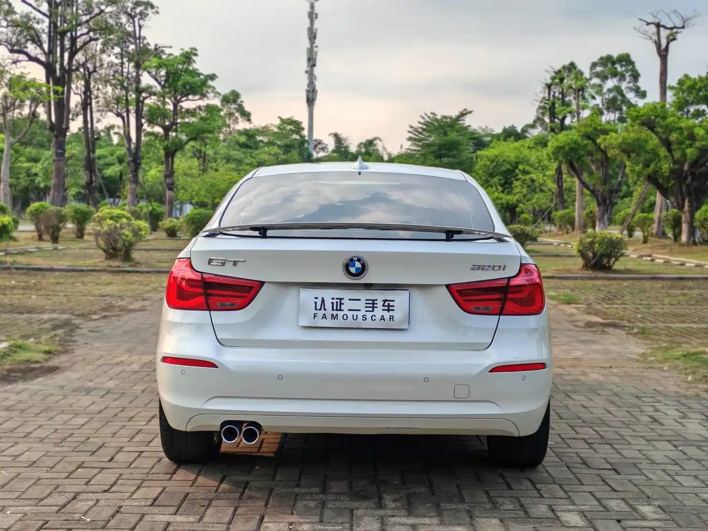BMW 3 Series GT 2018 320i Fashion фото 5