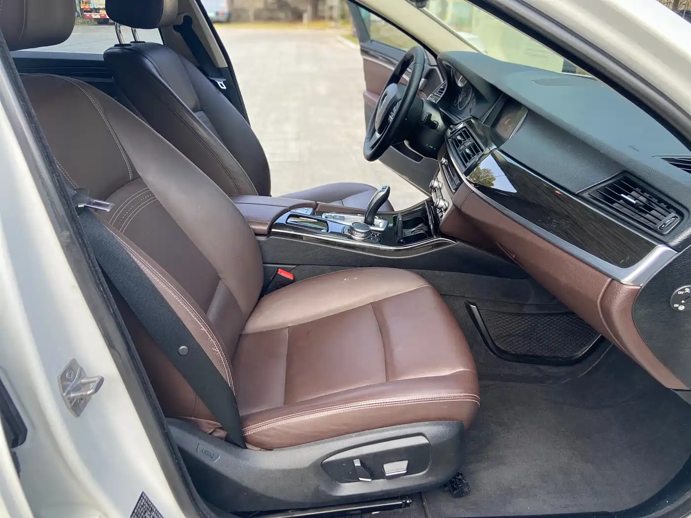 BMW 5 Series 2014 525Li Luxury Design Package фото 11