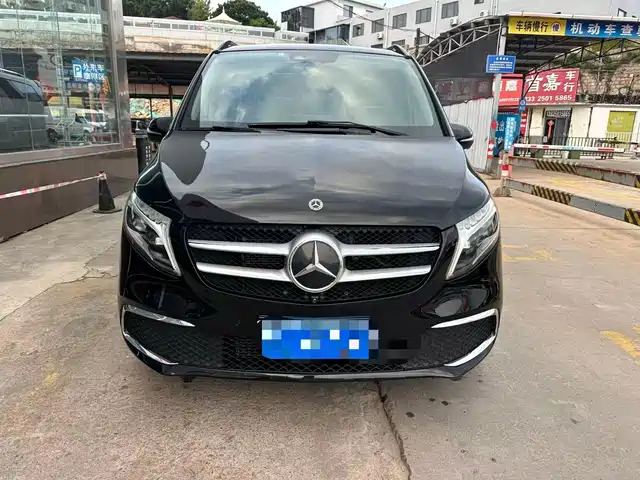 Mercedes-Benz V-Class 2022 V 260 L Long Wheelbase Prestige Edition — фото 2