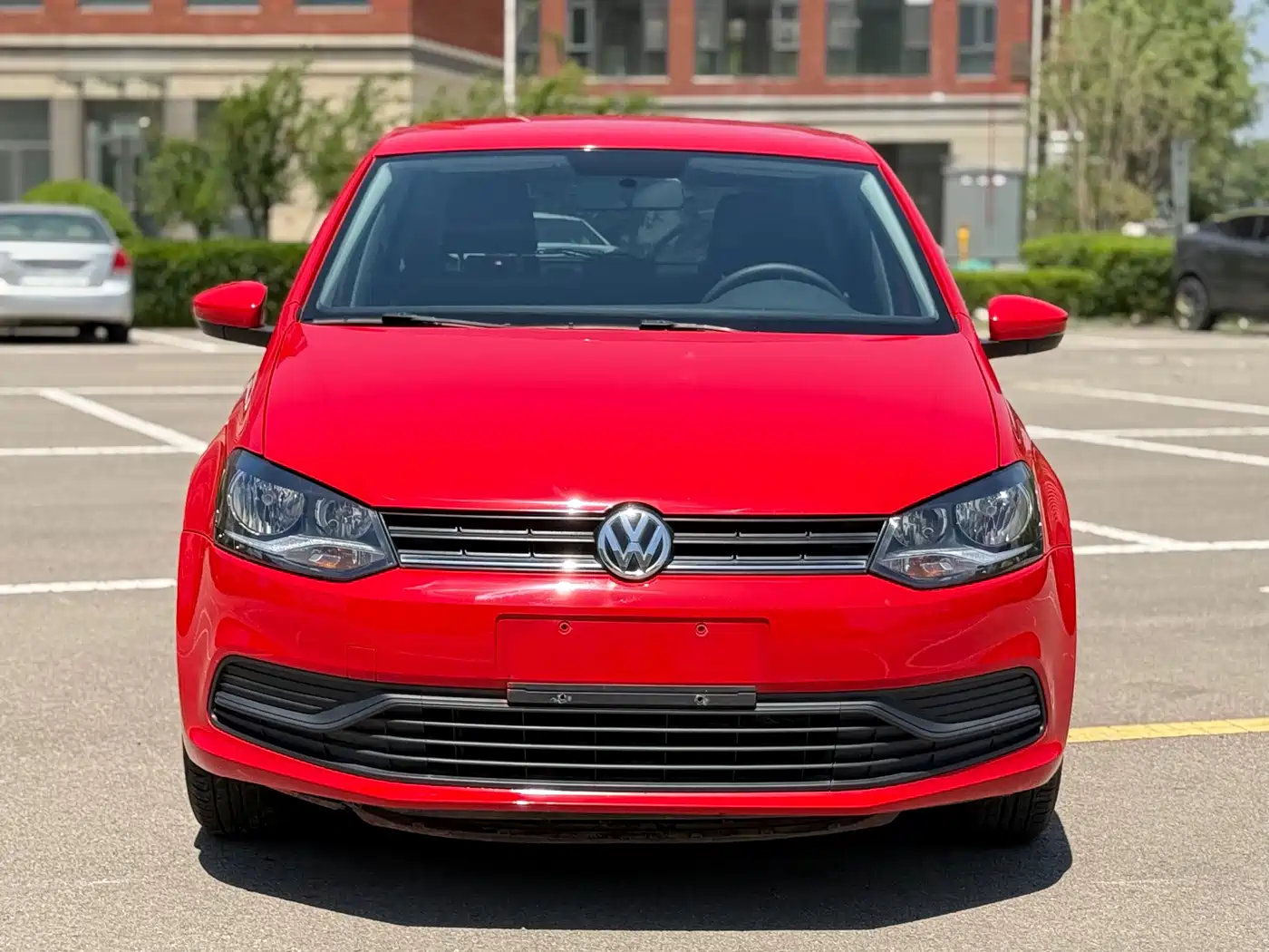 Volkswagen Polo 2016 1.4L Automatic Trend фото 2