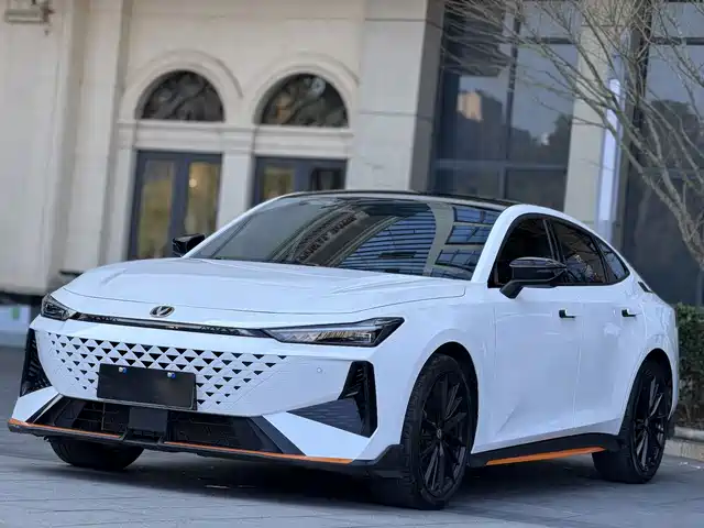 Changan UNI-V 1.5T 500Bar, Премиум Спорт