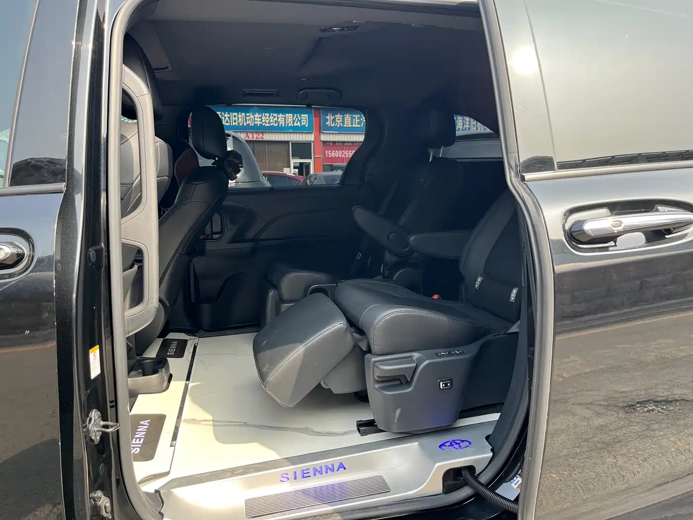 Toyota Sienna 2024 2.5L Hybrid 4WD Premium Edition фото 15