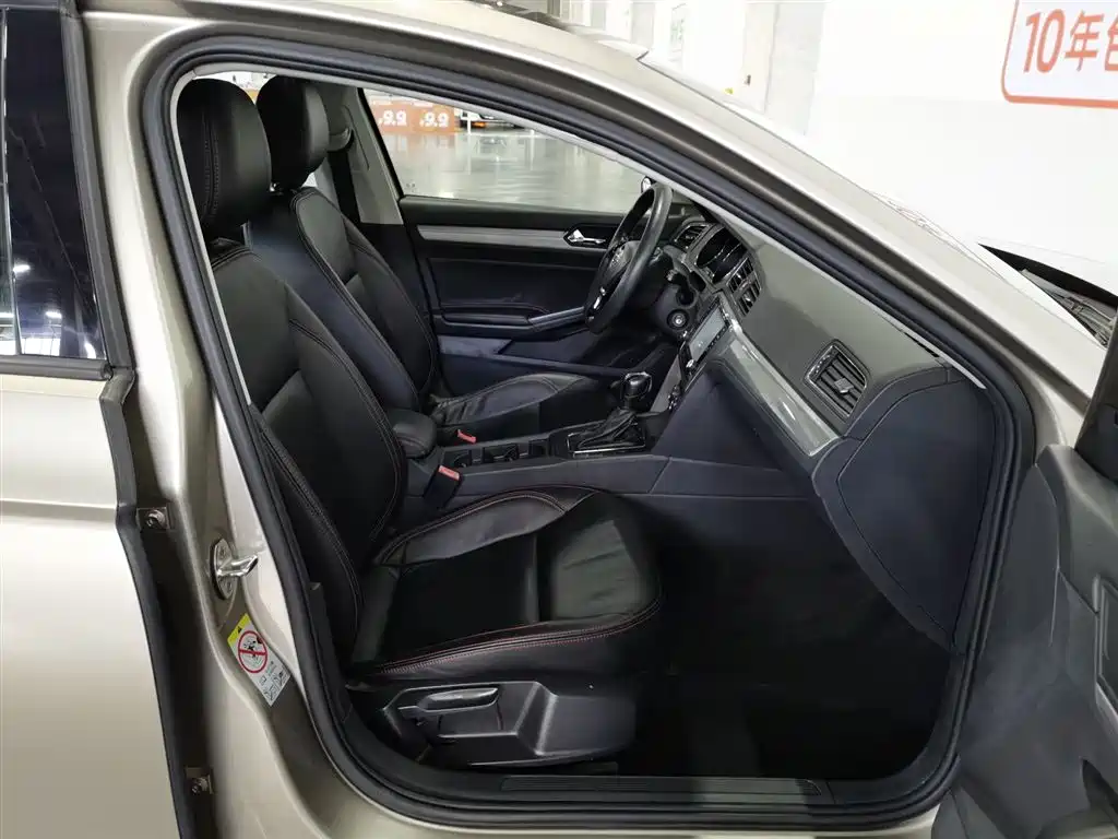 Volkswagen Lamando 2015 230TSI DSG Style фото 23