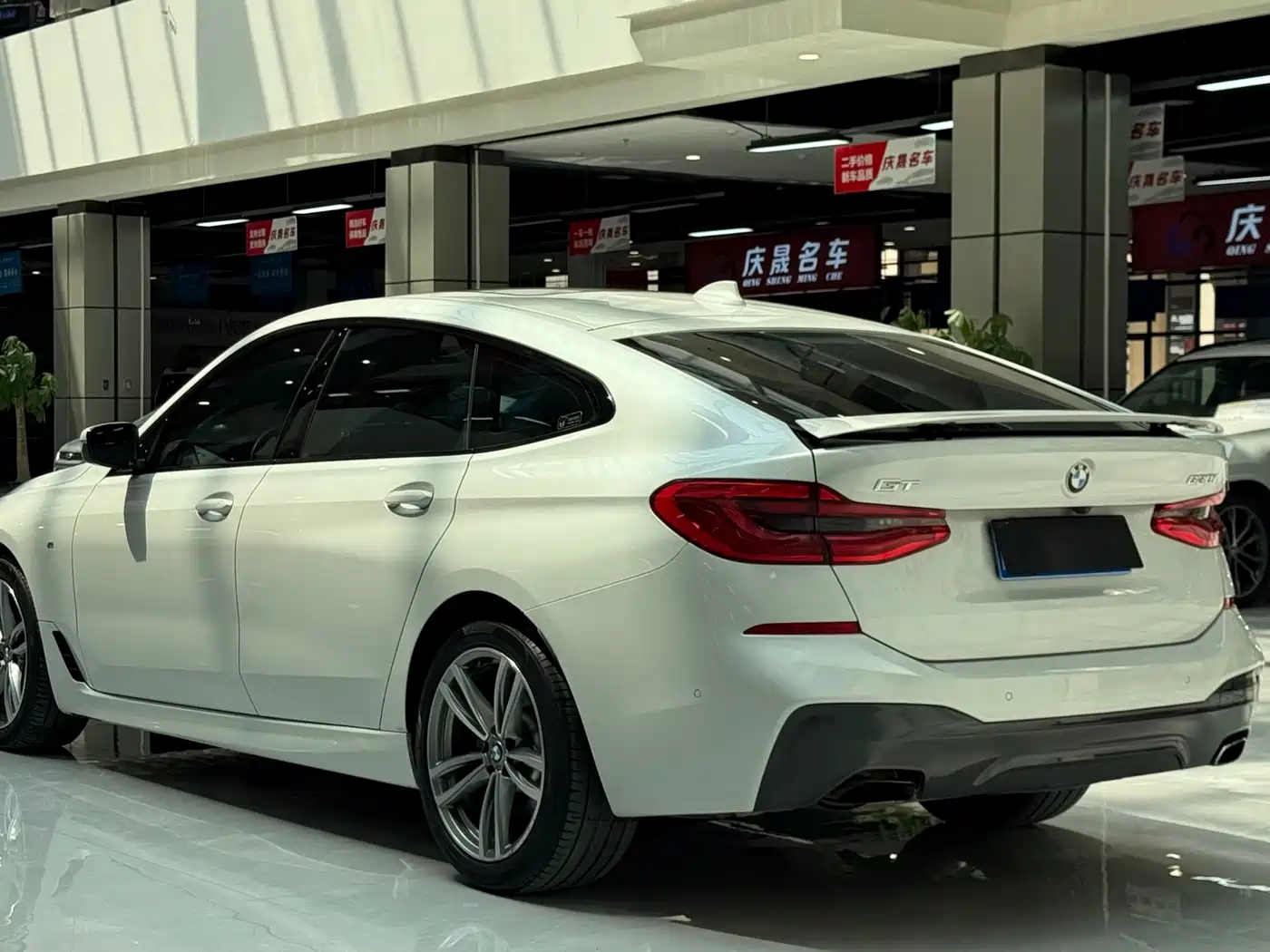 BMW 6 Series GT 2019 630i M Sport Package фото 6