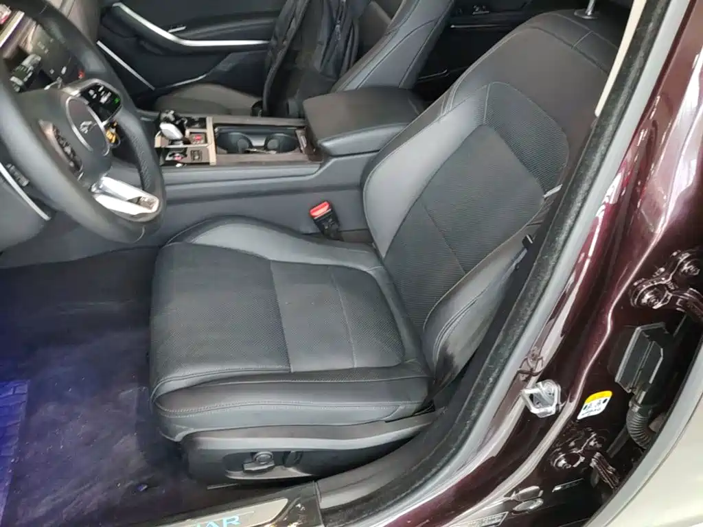 Фото 15 - Jaguar XFL