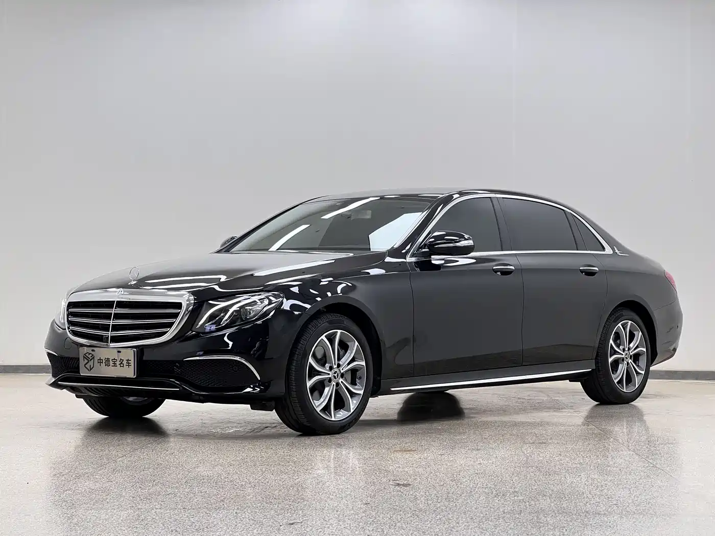 Mercedes-Benz E-Class 2020 E 300 L Sport Luxury Model фото 2