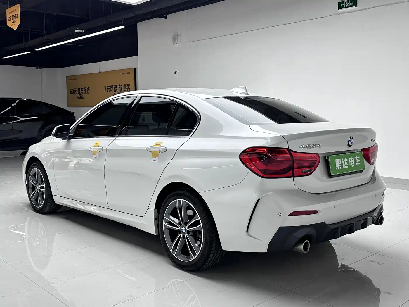 BMW 1 Series 2022 120i M Sport фото 3