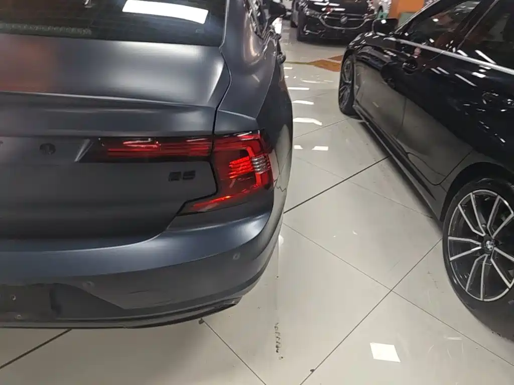 Фото 8 - Volvo S90