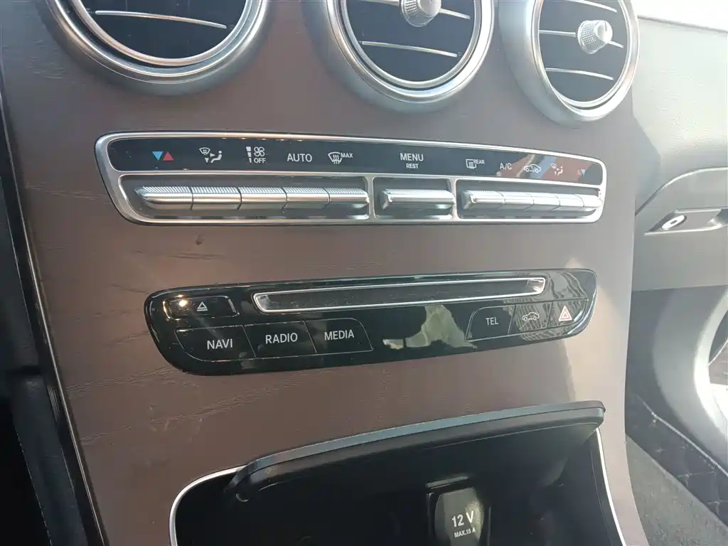 Mercedes-Benz GLC 2019 Facelift GLC 300 L 4MATIC Dynamic фото 9