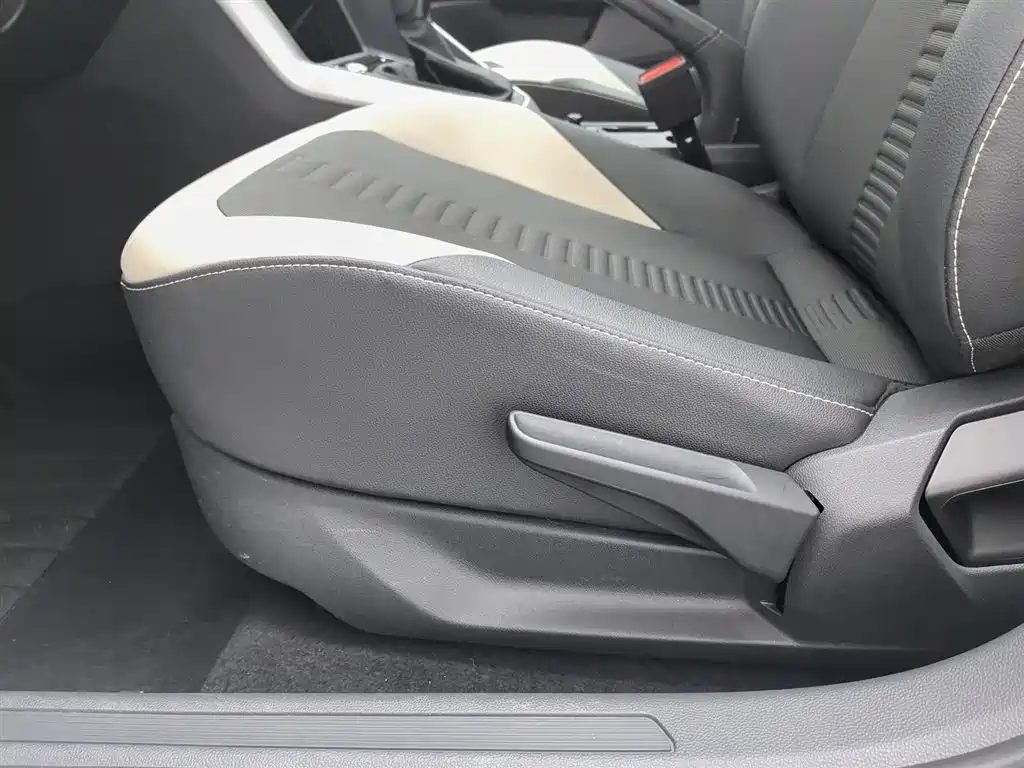 Volkswagen Polo 2023 Facelift Plus 1.5L Auto Chroma Tech Edition фото 20